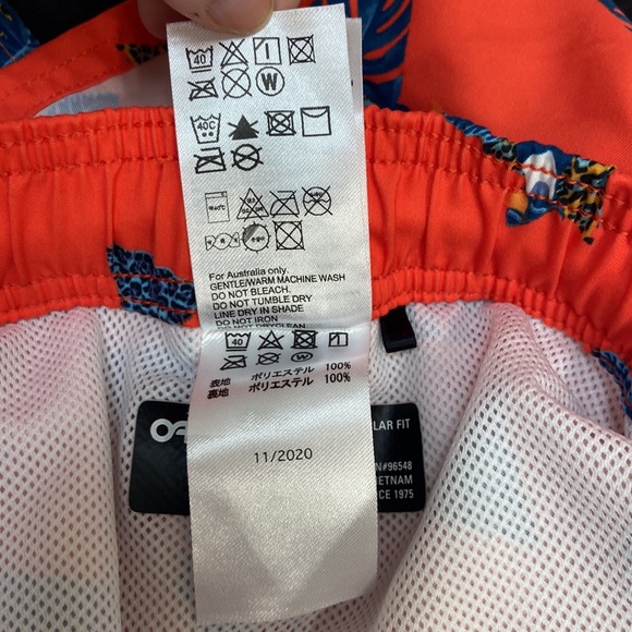 Men’s Oakley Tropical Orange Toucan Swim Trunks. Size Large - 5 inch inseam. - Picture 10 of 15